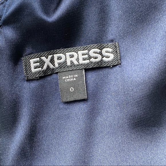 Express Ruched Floral Dress - Picture 4 of 10